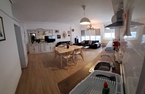Los Remedios Condo | Los Príncipes II - Apartment near Feria & Park - Family Friendly Sevilla