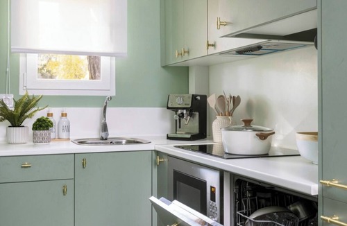 San Martin de Valdeiglesias Apartment | Lovely 3-bedroom apartment with AC - Green Harmony of Nature Apartment