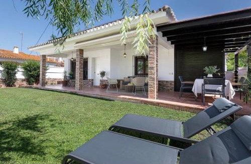 Torre de Benagalbon House | Love Rent4 Málaga Secret Garden