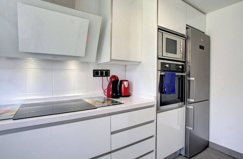 Bahia Dorada House | Lovely 3 bedroom townhouse by the beach near Estepona w shared pool and garden