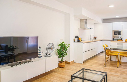 Almeria Centro Apartment | Lovely apartment in Almeria with WiFi