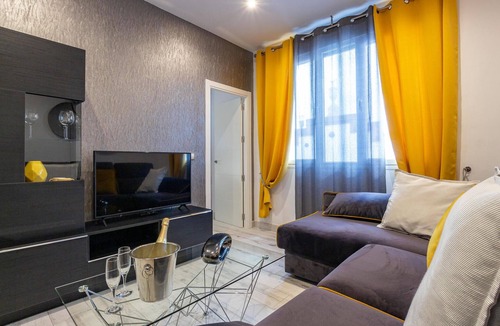 Triana Apartment | Lovely apartment in Sevilla with WiFi