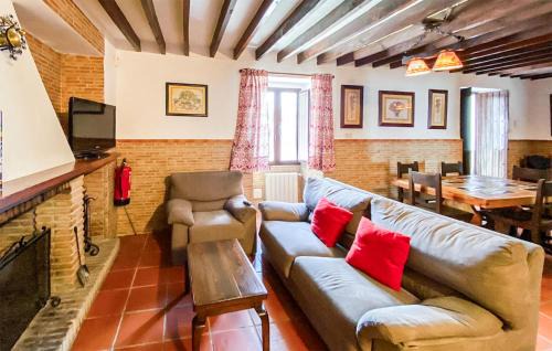 Villanueva del Trabuco House | Lovely Home In Villanueva Del Trabuco