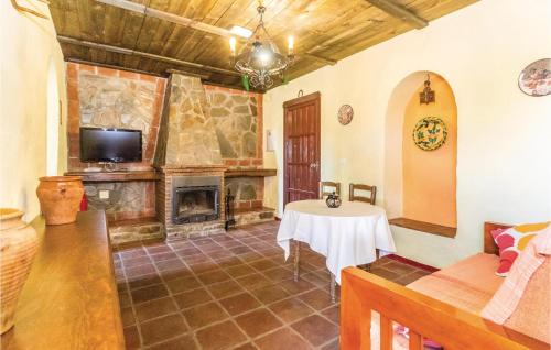 Periana House | Lovely Home In Periana With Wifi