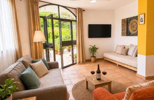 Moclinejo House | Lovely Two Bedroom Finca in Nature, near Malaga