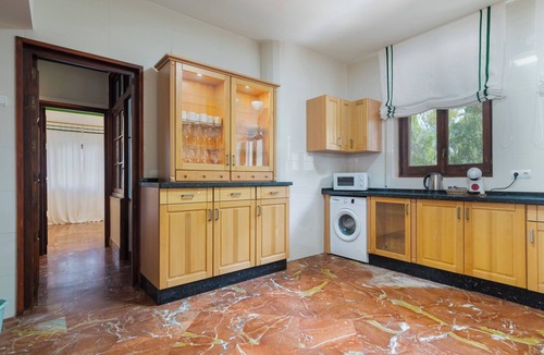 El Puerto de Santa Maria Ski Chalet | Luxurious finca with swimming pool near the beach.