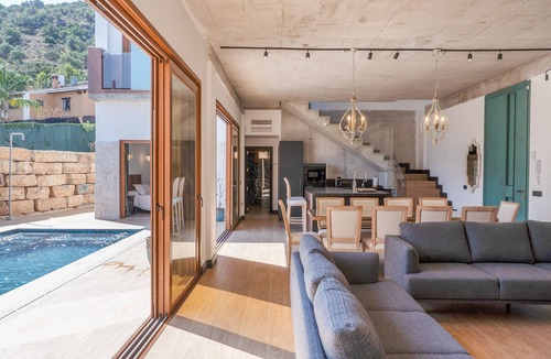 Coin Villa | Luxury Villa with 2 Pools, Private Suite, and 360° Views