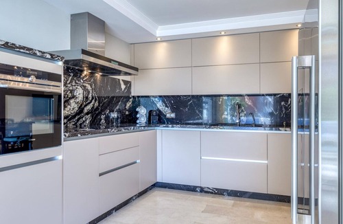 Estepona Apartment | Luxurious 3-Bedroom Apartment in Estepona with Pools, near Port and Beaches