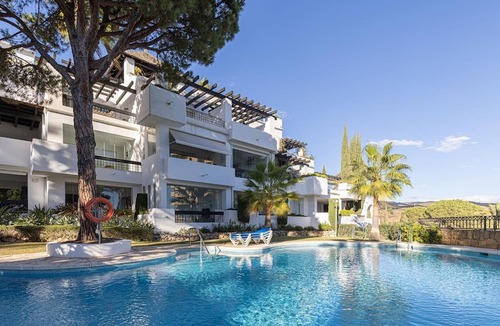 Marbella Apartment | Luxurious 80m² studio apartment, stunning sea views - Rio Real Golf, Marbella