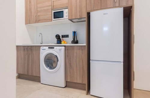 San Gil Apartment | Luxurious apartment with a patio in downtown Seville