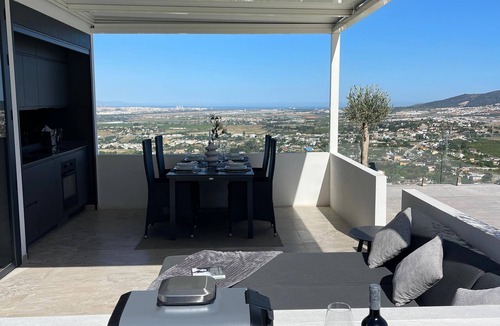 Alhaurin de la Torre Apartment | Luxurious Penthouse Oasis