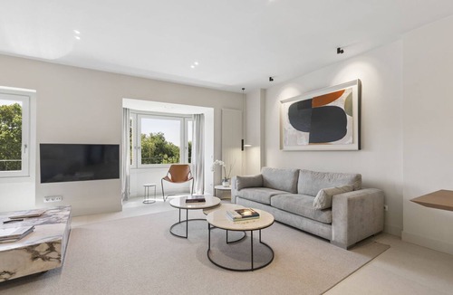 Recoletos Apartment | Luxury 2-Bed Apartment in Alcalá, Madrid