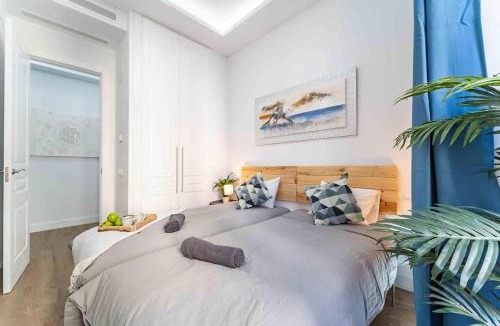 Embajadores Apartment | Luxury Apartment 6 Bedroom in Downtown by TuriVida