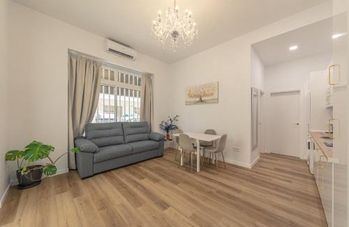 Los Remedios Apartment | Luxury Apartment Mª Luisa Park & Plaza de España