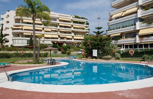 Guadalmina Apartment | Luxury apartment with terrace, garage and pool.