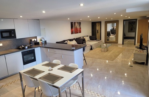 Puerto de la Duquesa Apartment | luxury apartments sea views with pool