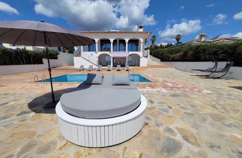 Puerto de la Duquesa Apartment | luxury apartments sea views with pool