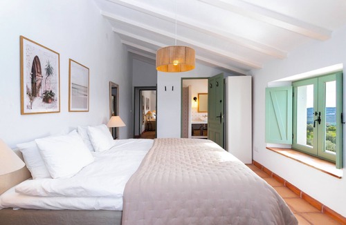 Periana House | Luxury Cortijo with unique location within walking distance to restaurants and shops
