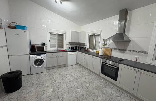Alcaucin Villa | Luxury detatched Spanish Villa Spacious with Private Pool-in Lake Vinuela Valley