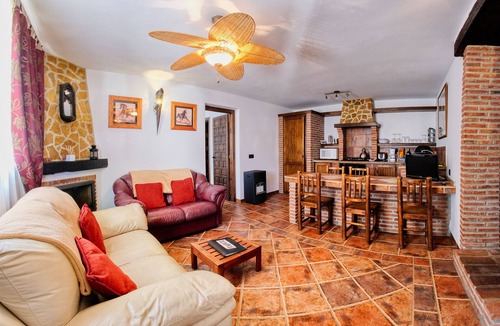 Villanueva del Trabuco Villa | Luxury villa, 2 pools, jacuzzi, wifi, equestrian