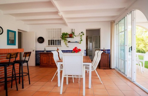 Valencina de la Concepcion Apartment | Luxury Family Chalet near Seville