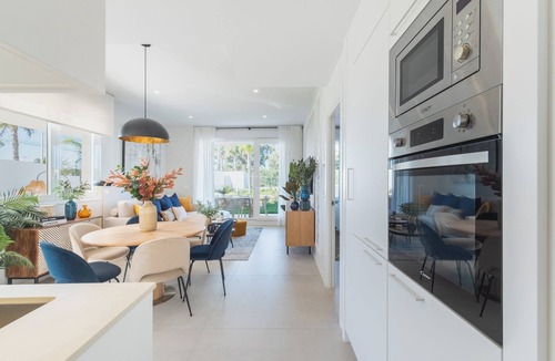 Chipiona Apartment | Luxury ground-floor apartment with private garden, just 3 minutes from the beach