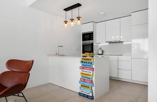 Puerto de la Duquesa Apartment | Luxury Penthouse with Big Terrace and Seaviews