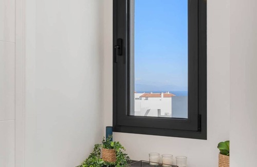 Puerto de la Duquesa Apartment | Luxury Penthouse with Big Terrace and Seaviews
