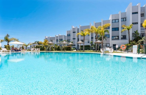 Puerto de la Duquesa Apartment | Luxury Penthouse with Big Terrace and Seaviews