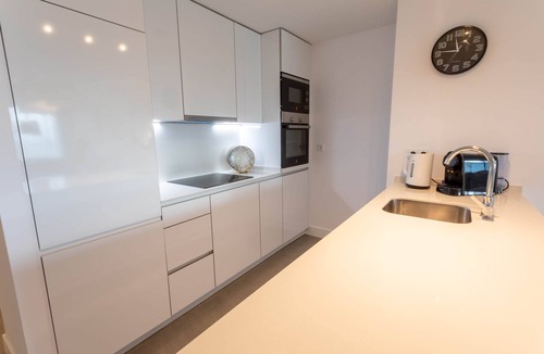 Puerto de la Duquesa Apartment | Luxury Seaview Resort Apartment