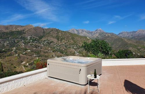 Competa Villa | Luxury villa - breathtaking views - hot tub - 15' to beach