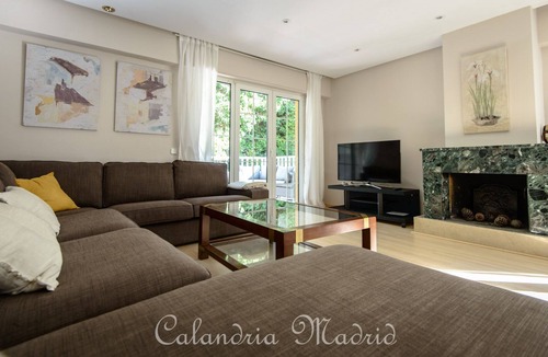 Pena Grande Villa | Luxury villa for up to 18 people. Madrid capital Private pool and garden. WiFi