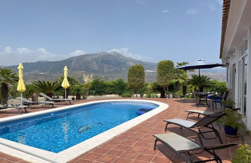 Vinuela House | Luxury villa with great views - private pool - large winter garden