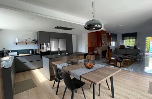 Otura House | Luxury Villa with Private Pool Near Granada, the Alhambra & Sierra Nevada