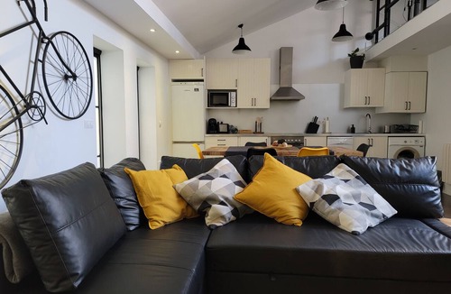 Burgos Apartment | Mía Suites II - Centro Histórico- Parking & Wifi Free