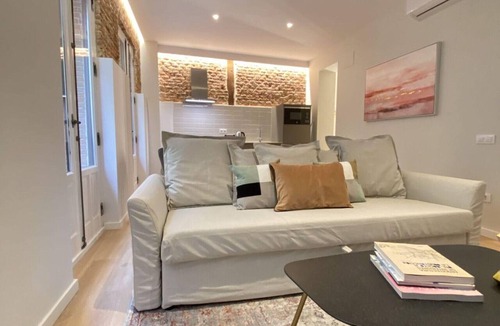 Las Acacias Apartment | Madrid stay with Parking