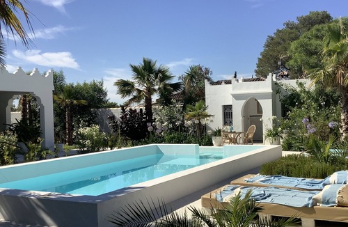 Chiclana de la Frontera Apartment | MAGNIFICENT KASBAH ANDALUZ *apartment with swimming pool & terrace* (in French)