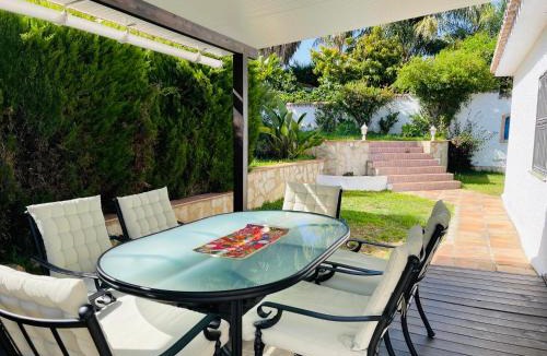 Urbanizacion Costabella House | Magnifica vivienda a 650m de la playa en Marbella