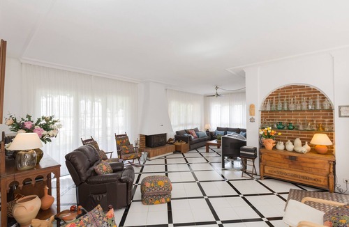 Alhaurin de la Torre Villa | Magnificent family villa with pool, terrace and large garden