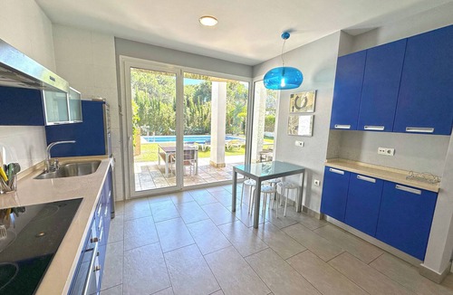 Cabo Roche Villa | Magnificent villa "el Cenador" in urb. Roche, private swimming pool, 500 m. beach
