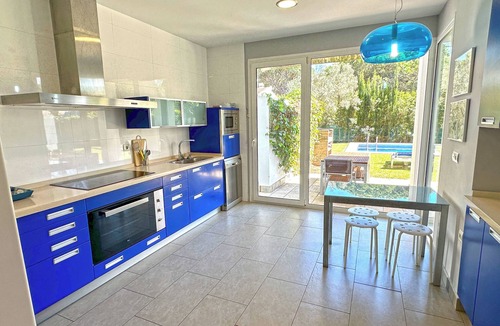 Cabo Roche Villa | Magnificent villa "el Cenador" in urb. Roche, private swimming pool, 500 m. beach