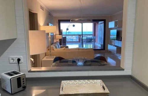 Marina de Casares Apartment | Magnifique vue mer et Golf de Dona Julia Sans rue Devant Vous , Très Calme