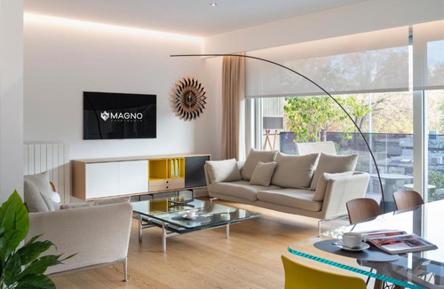 Giralda Sur Apartment | Magno Apartment Ramón Carande- Private Parking included