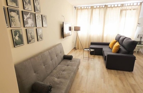 La Goleta Apartment | Malaga City Centre Apartment - R9953