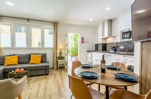 La Goleta Apartment | Malaga City Centre Apartment - R9956