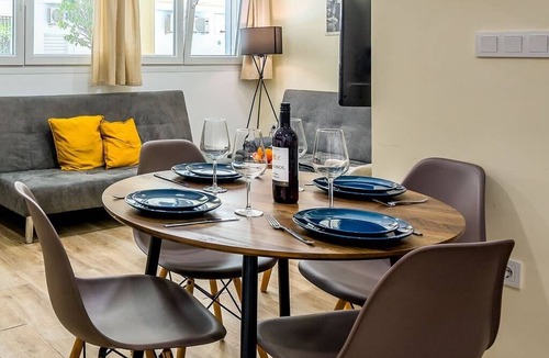 La Goleta Apartment | Malaga City Centre Apartment - R9957