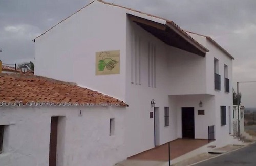El Almendro Cottage | Manganese House - La Mina Rural