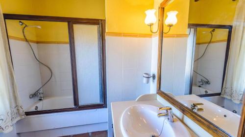 Colmenar Villa | Mansion Piedras Blancas Colmenar by Ruralidays
