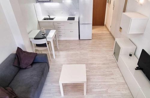 Marbella City Centre Apartment | Marino II 206. Great studio second-line to the beach in Marbella centre.