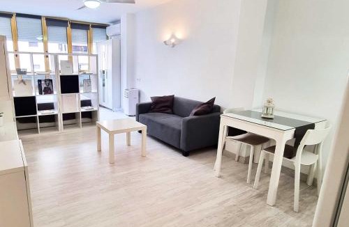 Marbella City Centre Apartment | Marino II 206. Great studio second-line to the beach in Marbella centre.